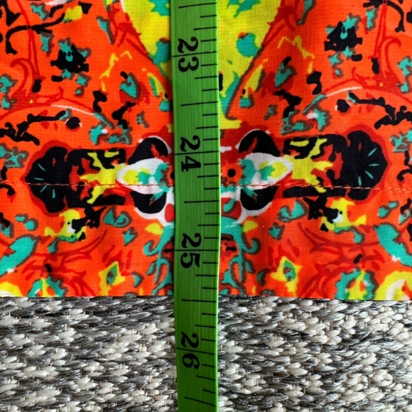 KUT From the Kloth Kaleidoscope Print High-Low Top - Small - Picture 7 of 10